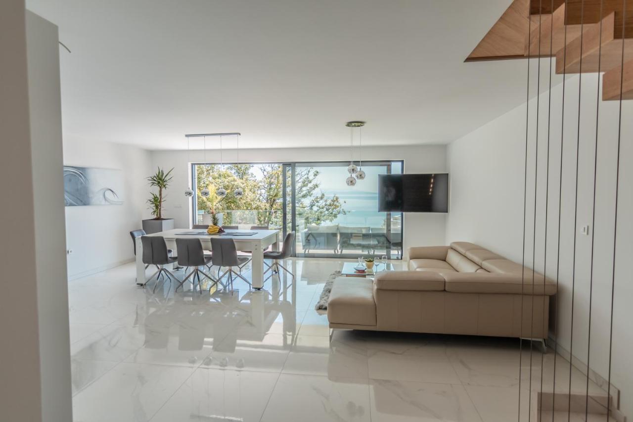 Villa The Boat With Rooftop Pool Matulji Exterior photo
