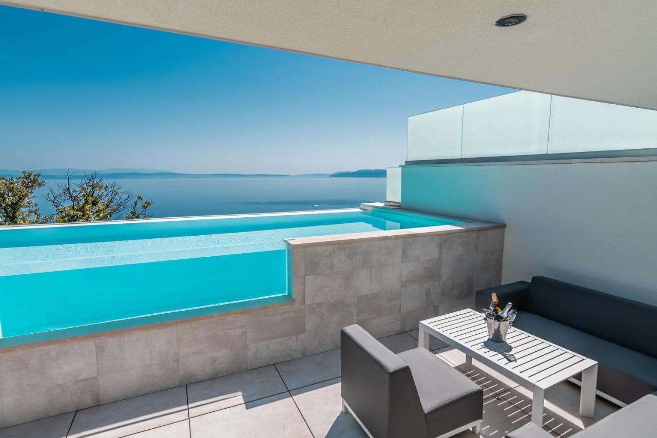 Villa The Boat With Rooftop Pool Matulji Exterior photo