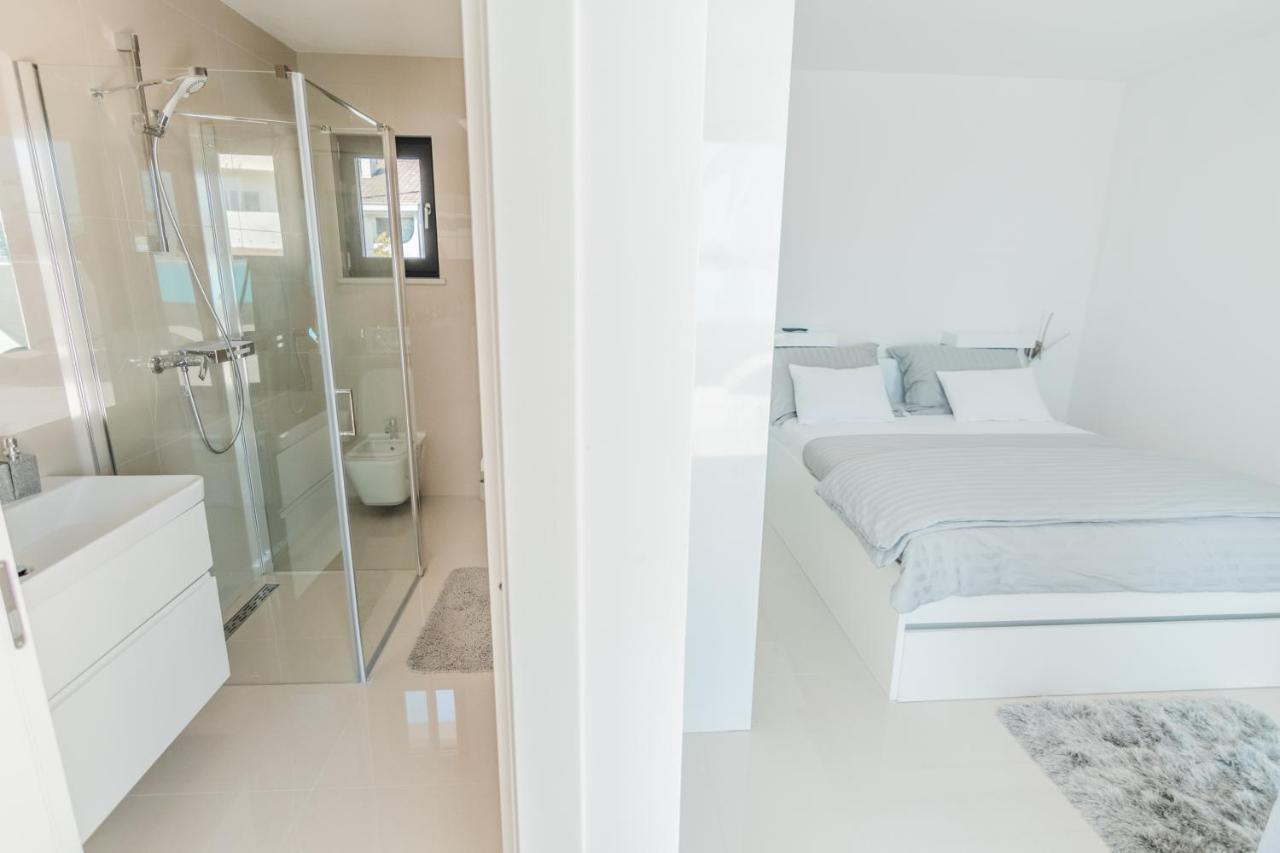 Villa The Boat With Rooftop Pool Matulji Exterior photo